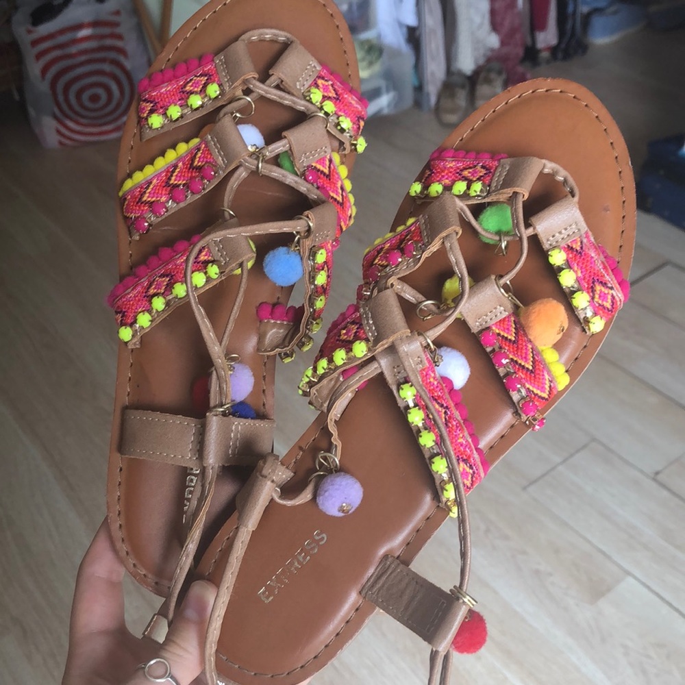 Pom Pom sandals